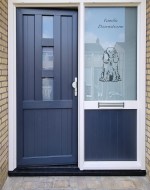 Raamfolie voordeur eigen huisdier en naam